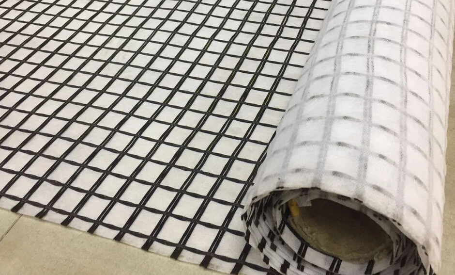 Geogrid biassiale composito in fibra di vetro con geotessile non tessuto per rinforzo del suolo/materiale da costruzione stradale Geocompos 6