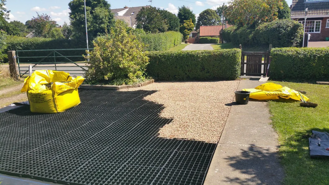 Griglia stabilizzatrice di prato in HDPE per parcheggio, tetto esterno, giardino, pavimenti permeabili, interconnessione 10