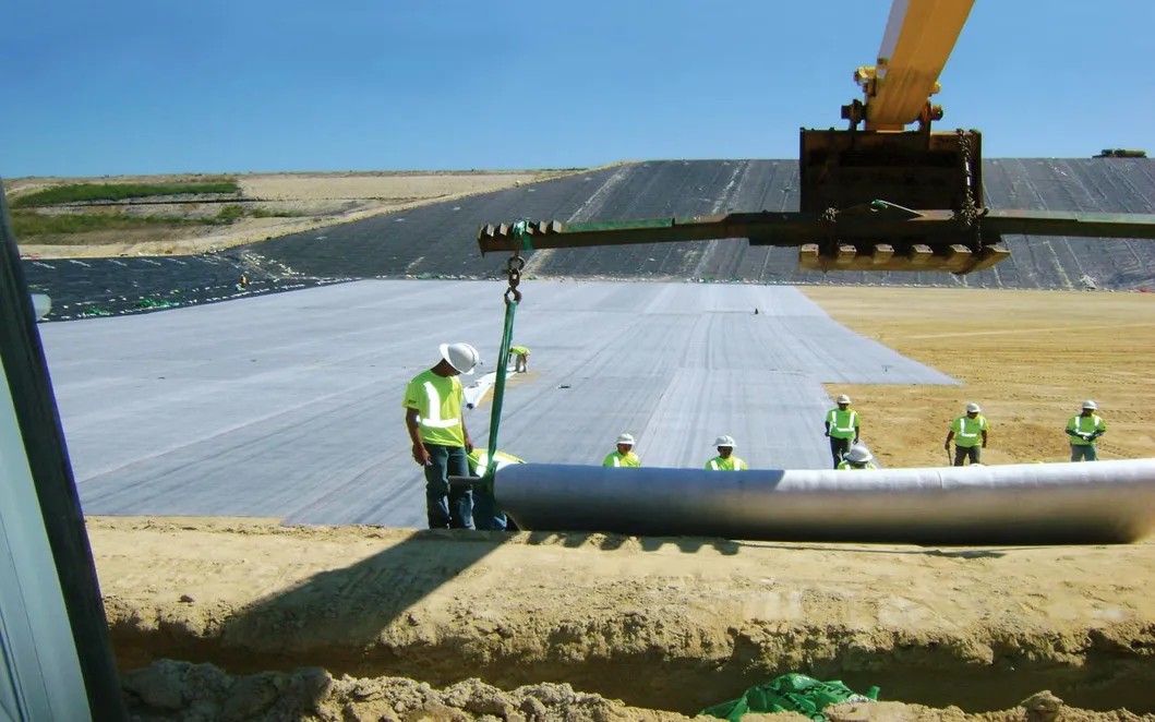 Acqua di stagno Geosintetico anti-siccatura GCL Matto di rivestimento in argilla Gcl Bentonite Geosintetico per discarica 11