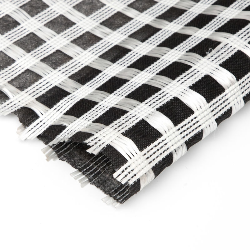 Geogrid biassiale composito in fibra di vetro con geotessile non tessuto per rinforzo del suolo/materiale da costruzione stradale Geocompos