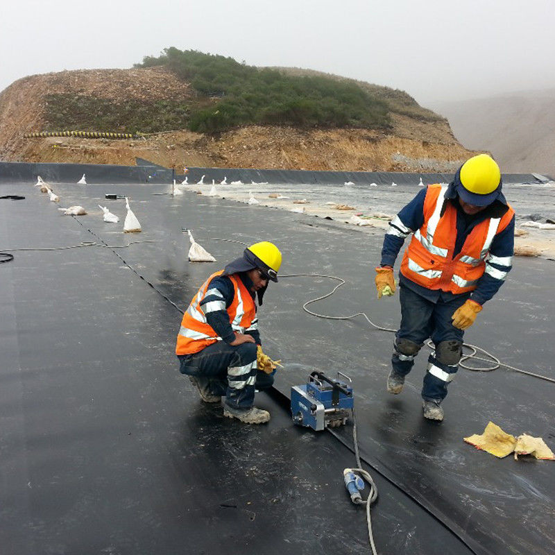 100% materiale vergine ASTM Standard GM13 HDPE Geomembrane Liner 0.3mm 0.5mm 1.0mm 1.5mm 2.0mm Per discarica / stagno di gamberetti