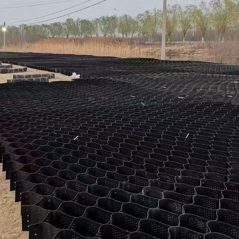 Griglia geocellulare in HDPE a nido d'ape in plastica strutturata e perforata per la stabilizzazione della costruzione stradale