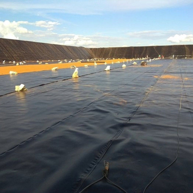Geomembrana HDPE ad alta resistenza con lunga durata di vita per impianti di trattamento delle acque reflue, progetti di bioenergia e serbatoi industriali di stoccaggio dell'acqua
