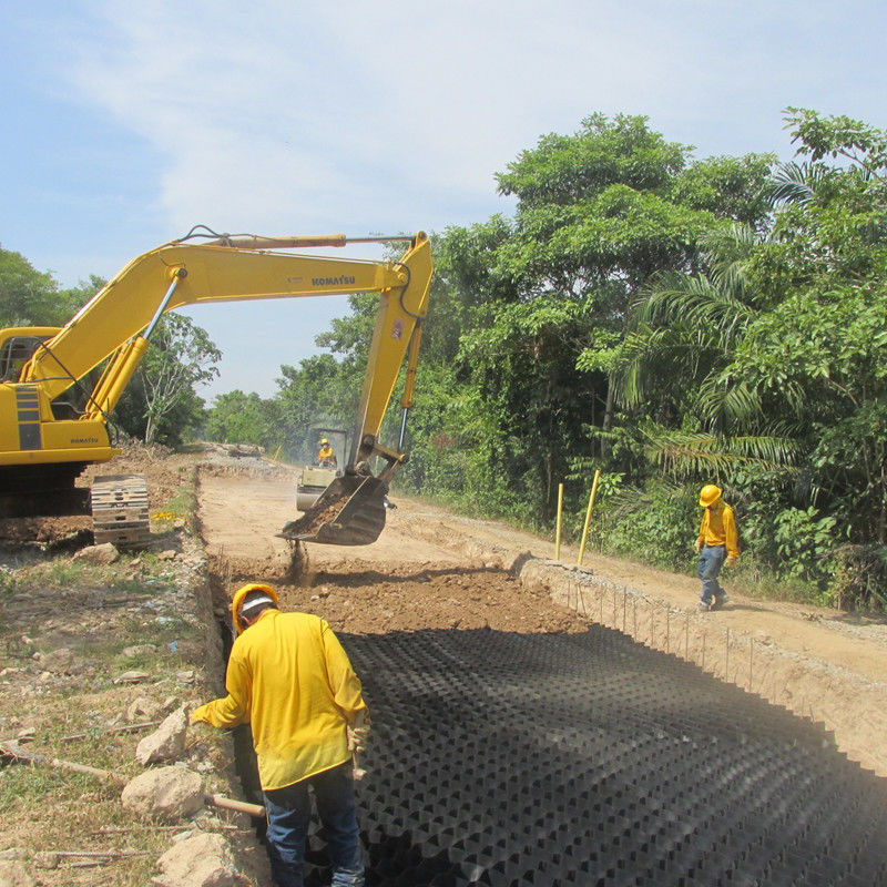 Geocell in HDPE in plastica con griglia pavimentata in nero Geocell in HDPE per rinforzo di seminterrato morbido Geocell stabilizzatore di ghiaia a basso costo Geocell nella costruzione stradale