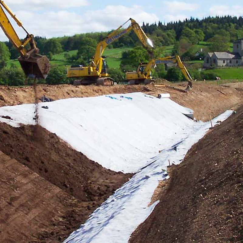 Geotessuto in tessuto non tessuto spunbond Pet/PP per serbatoi, laghi artificiali, bacini di stoccaggio, discariche, filtrazione, isolamento
